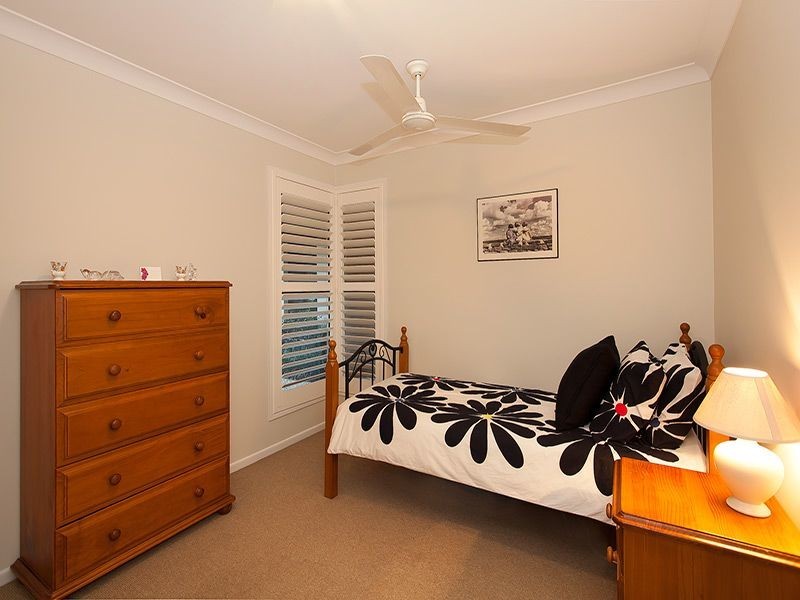 16 Ellerwood Place, Sinnamon Park QLD 4073