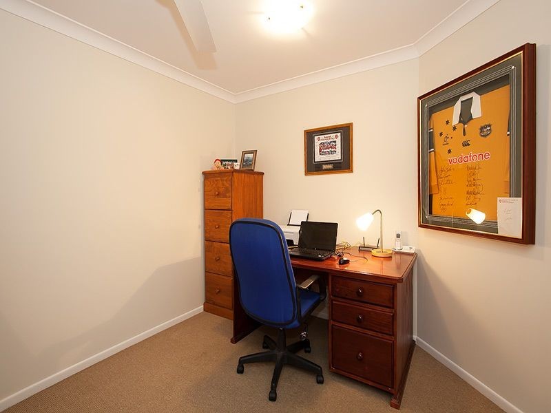 16 Ellerwood Place, Sinnamon Park QLD 4073