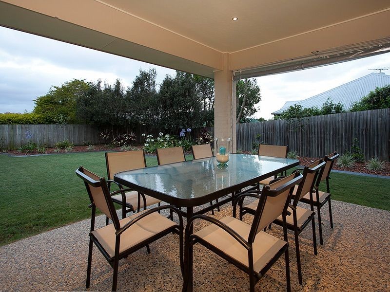 16 Ellerwood Place, Sinnamon Park QLD 4073