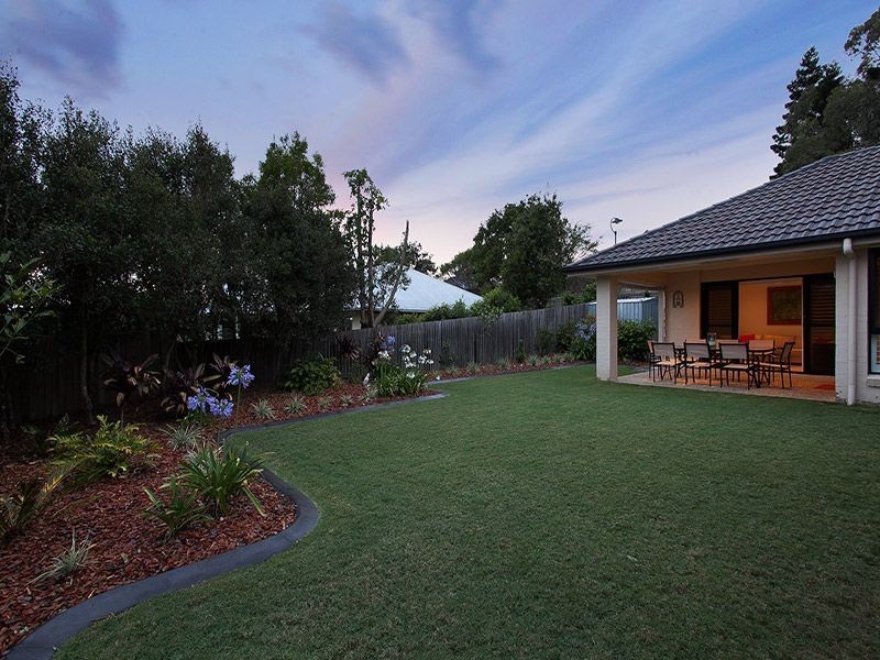 16 Ellerwood Place, Sinnamon Park QLD 4073