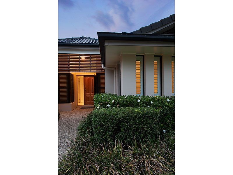 16 Ellerwood Place, Sinnamon Park QLD 4073