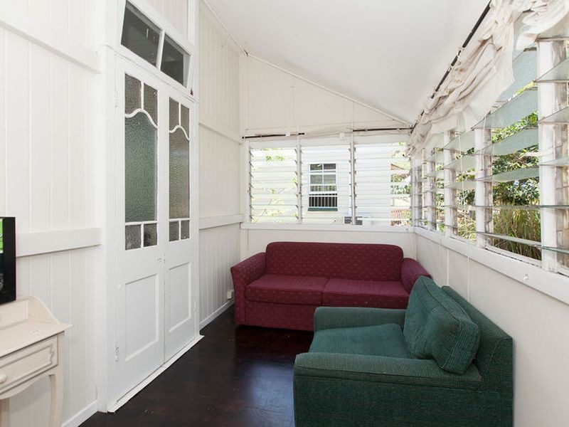 17 Crowther Street, West End QLD 4101