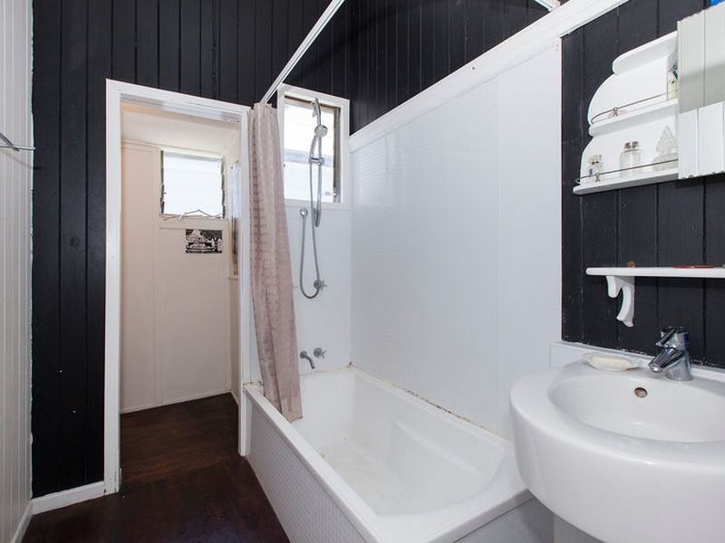 17 Crowther Street, West End QLD 4101