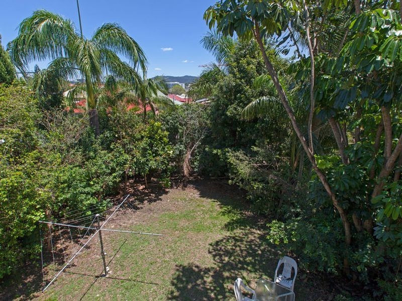 17 Crowther Street, West End QLD 4101
