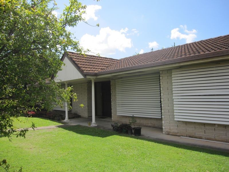 2 Mintern Street, Macgregor QLD 4109