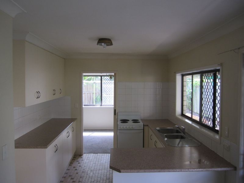 2 Mintern Street, Macgregor QLD 4109