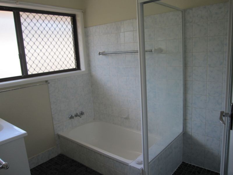 2 Mintern Street, Macgregor QLD 4109