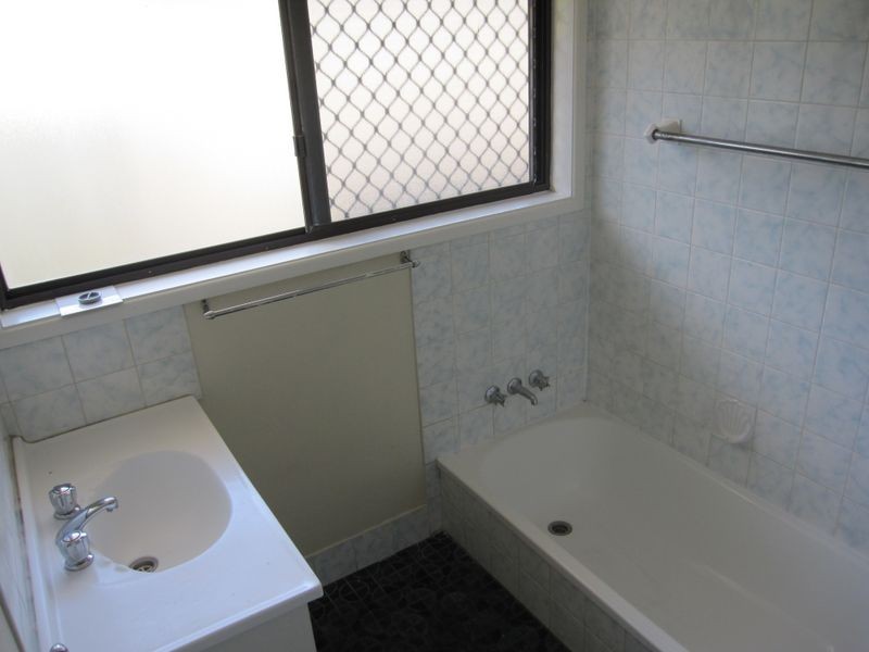 2 Mintern Street, Macgregor QLD 4109