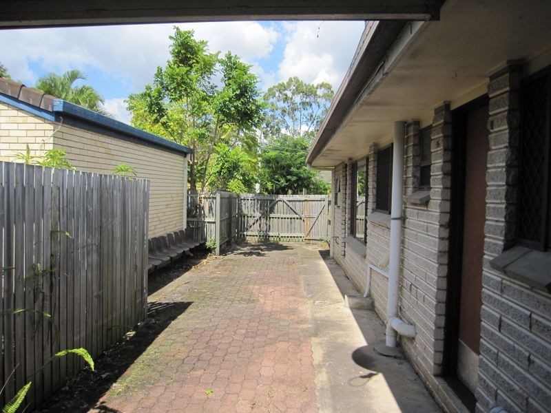 2 Mintern Street, Macgregor QLD 4109