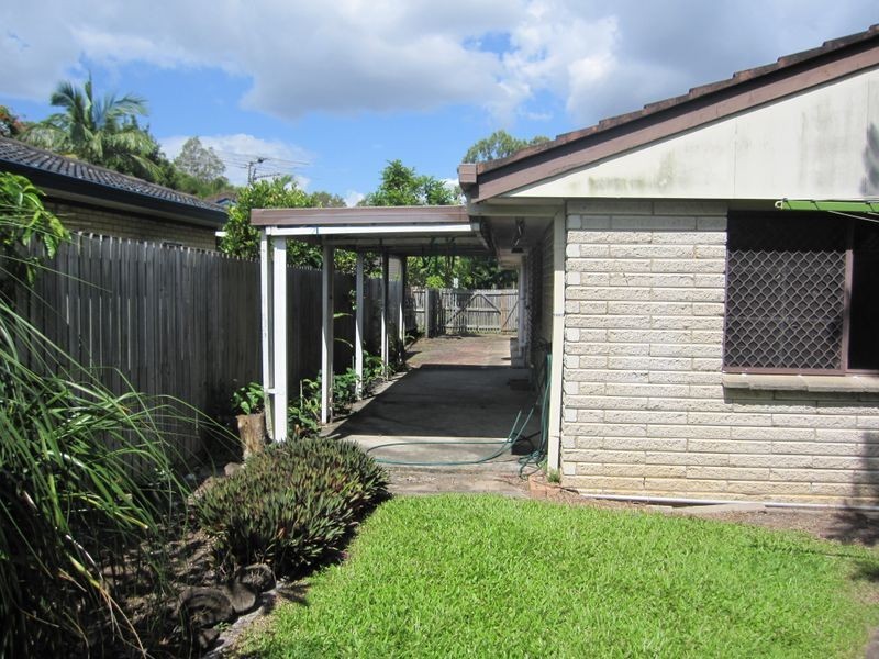 2 Mintern Street, Macgregor QLD 4109