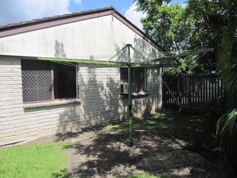 2 Mintern Street, Macgregor QLD 4109