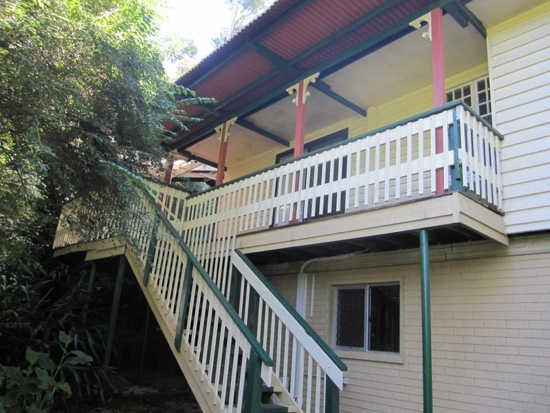 24 Dodwell Street, Holland Park West QLD 4121