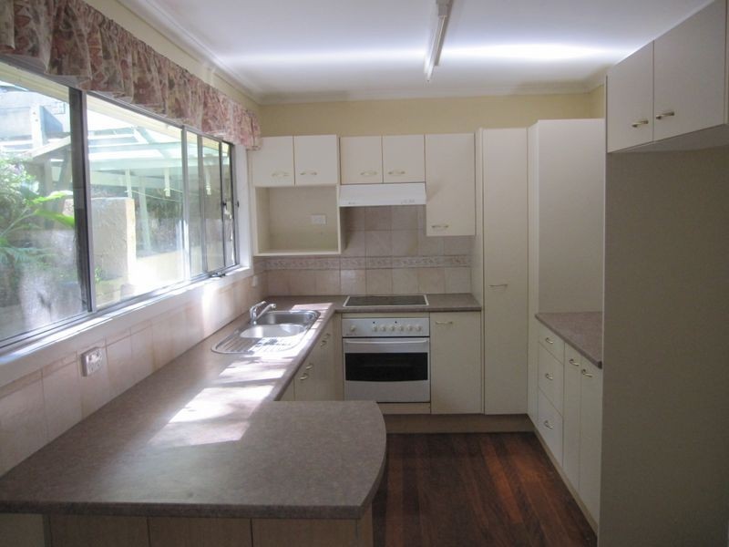 24 Dodwell Street, Holland Park West QLD 4121