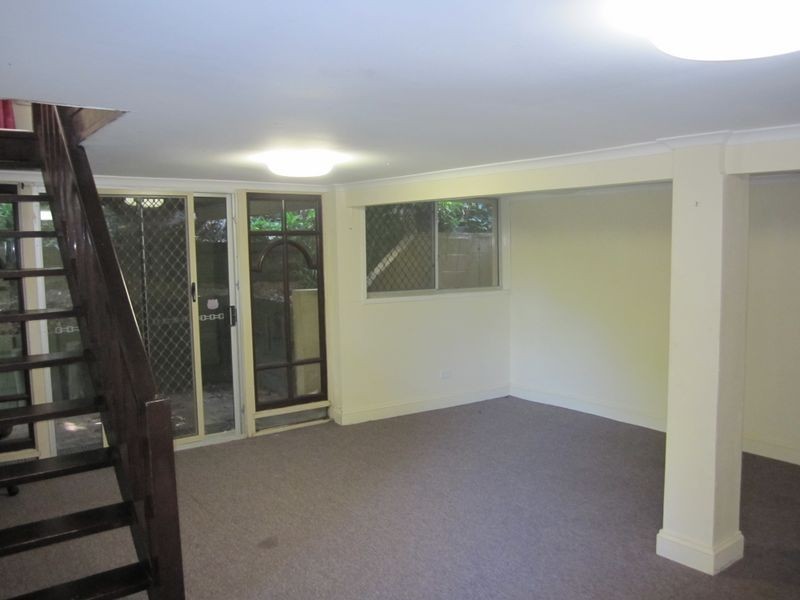 24 Dodwell Street, Holland Park West QLD 4121