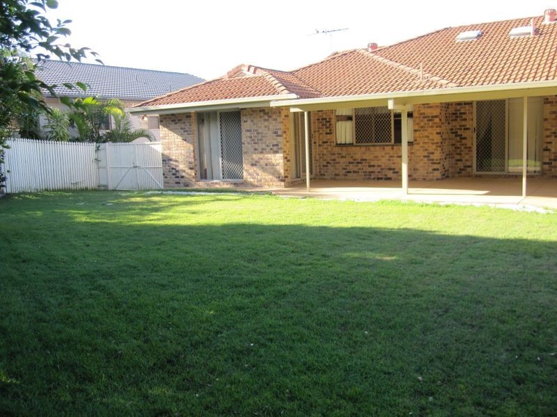 12 St Clair Crescent, Wishart QLD 4122