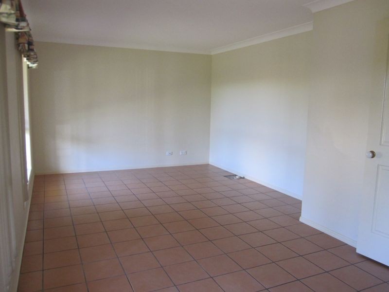 12 St Clair Crescent, Wishart QLD 4122