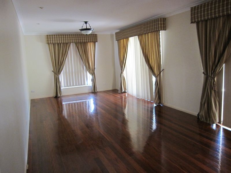 12 St Clair Crescent, Wishart QLD 4122