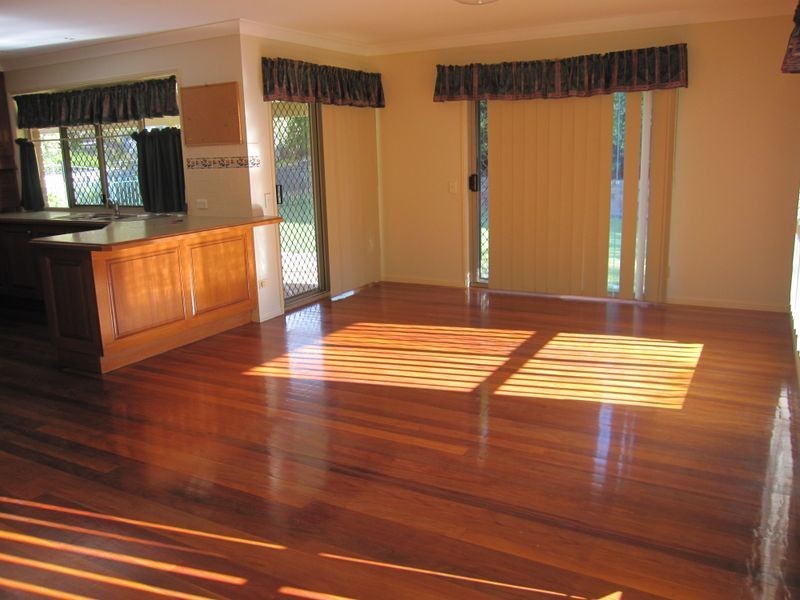 12 St Clair Crescent, Wishart QLD 4122