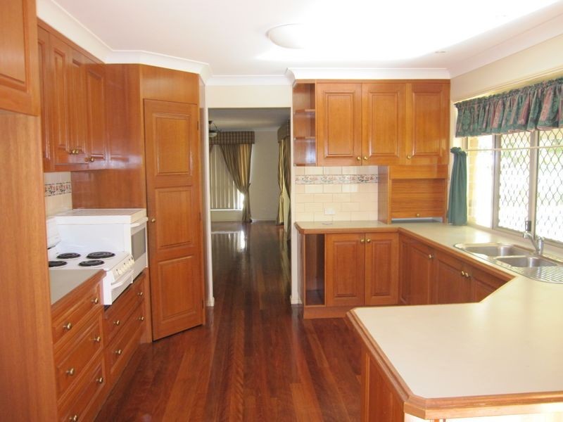 12 St Clair Crescent, Wishart QLD 4122