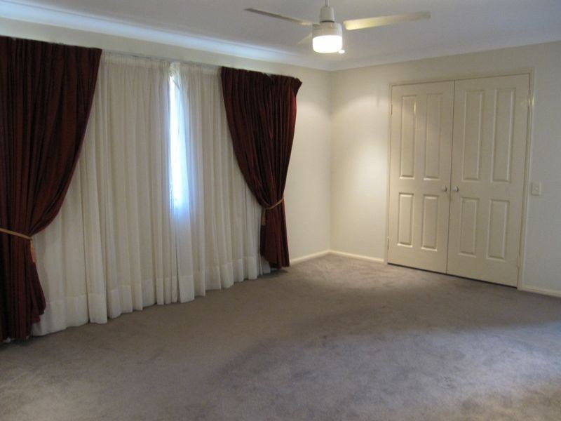 12 St Clair Crescent, Wishart QLD 4122