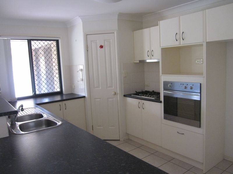 5 Apple Blossom Place, Eight Mile Plains QLD 4113