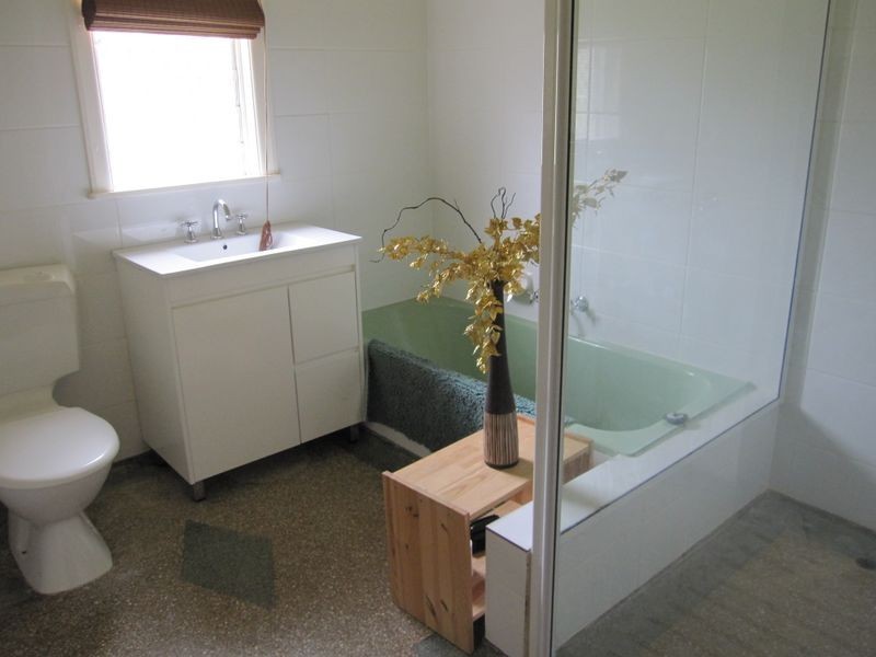 1673 Logan Road, Upper Mount Gravatt QLD 4122