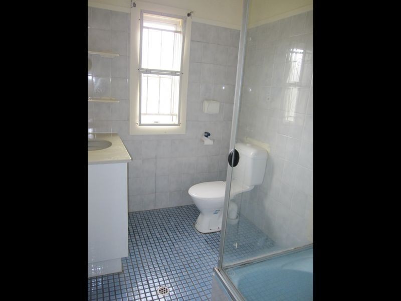 18 Broadwater Road, Mount Gravatt East QLD 4122