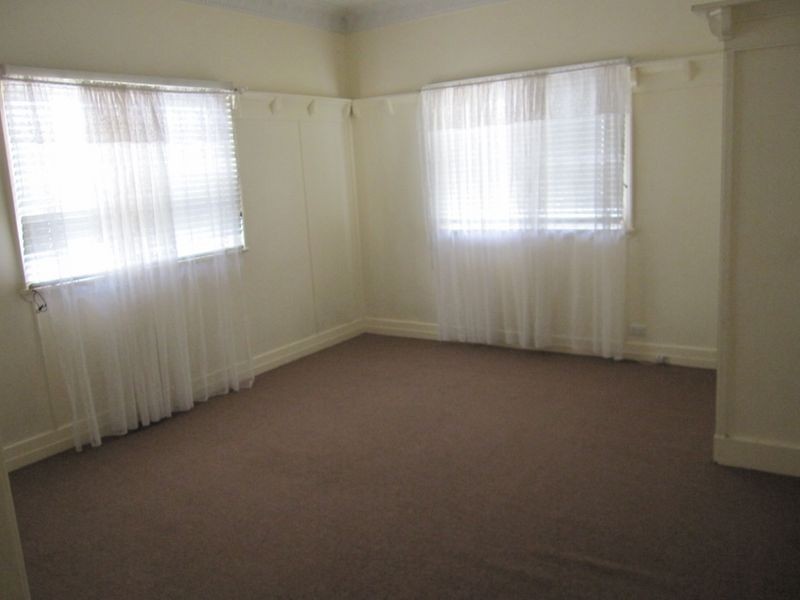 18 Broadwater Road, Mount Gravatt East QLD 4122