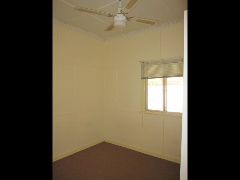 18 Broadwater Road, Mount Gravatt East QLD 4122