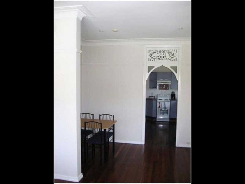 117 Morehead Avenue, Norman Park QLD 4170