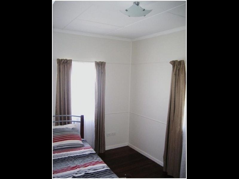 117 Morehead Avenue, Norman Park QLD 4170