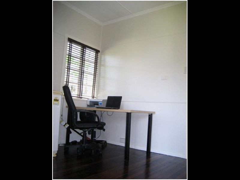 117 Morehead Avenue, Norman Park QLD 4170