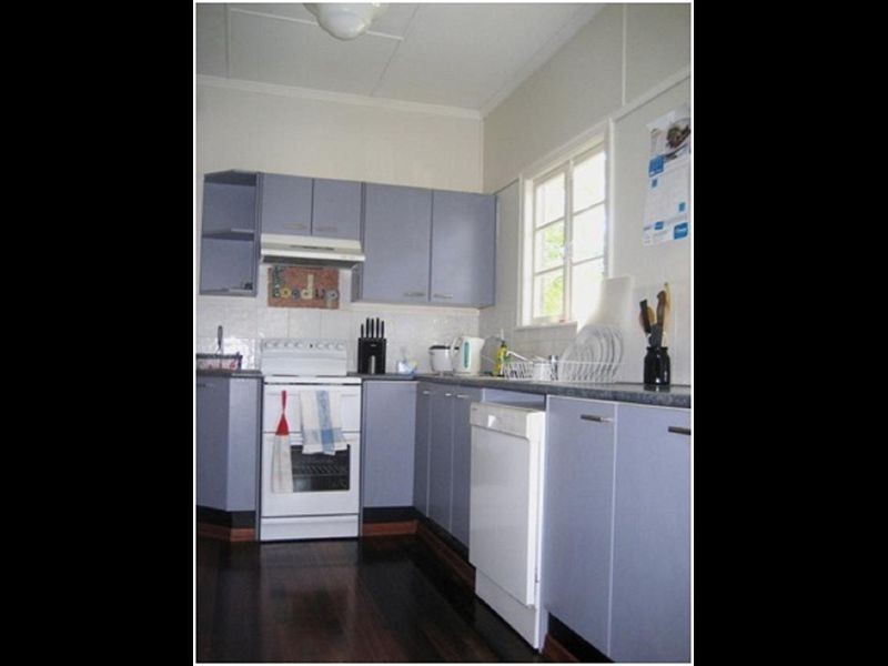 117 Morehead Avenue, Norman Park QLD 4170