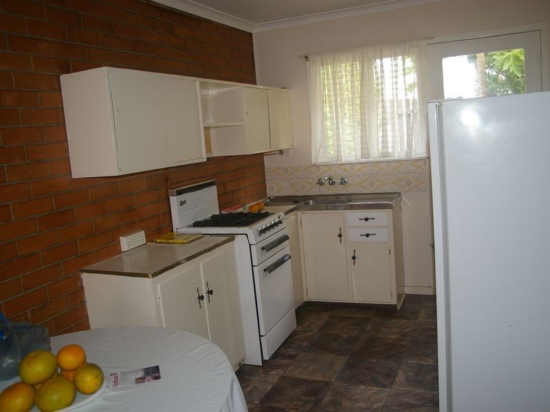 2/12 Arnold Street, Holland Park QLD 4121