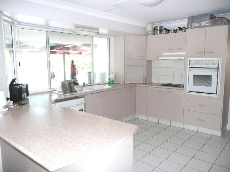 4 Marianna Street, Mansfield QLD 4122