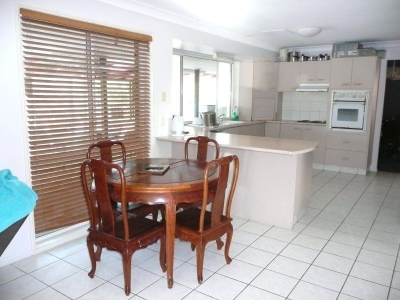 4 Marianna Street, Mansfield QLD 4122