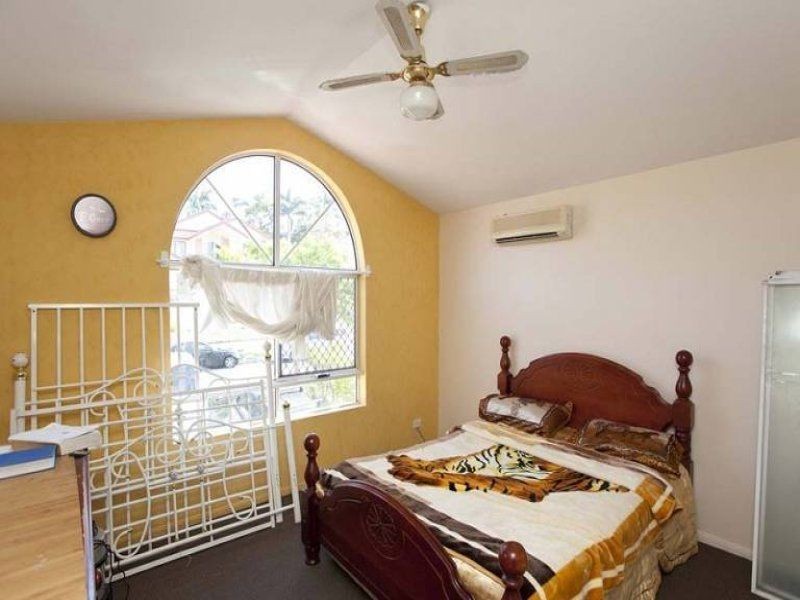 4 Marianna Street, Mansfield QLD 4122