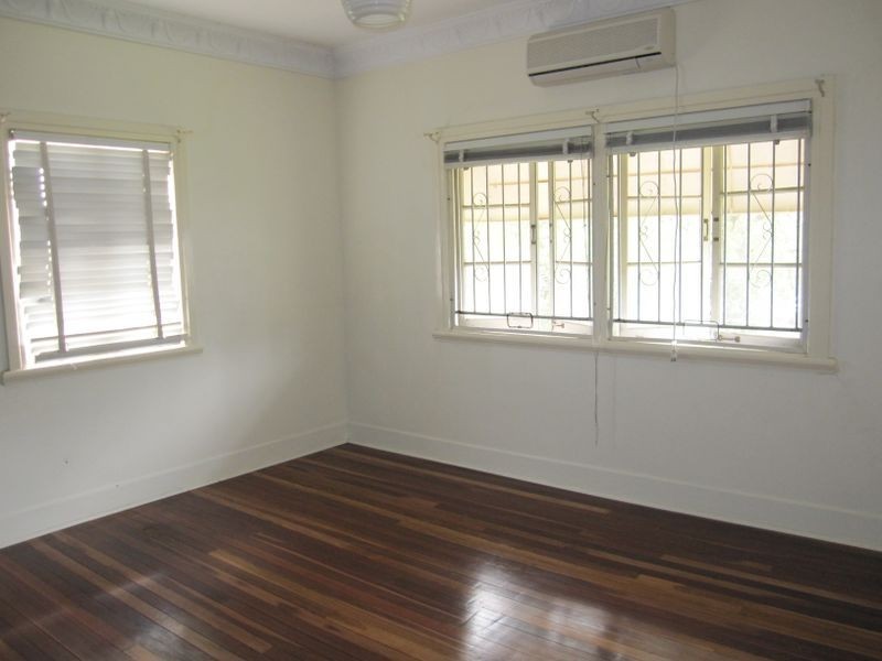 15 Mountain Street, Mount Gravatt QLD 4122