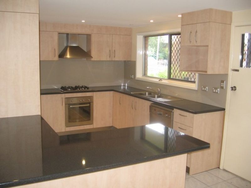 38 Dirkala Street, Mansfield QLD 4122