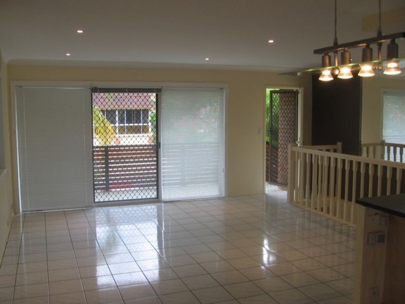 38 Dirkala Street, Mansfield QLD 4122