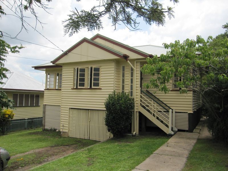 52 Barter Avenue, Holland Park QLD 4121