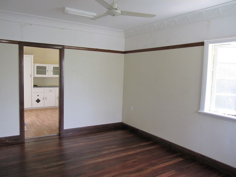 52 Barter Avenue, Holland Park QLD 4121