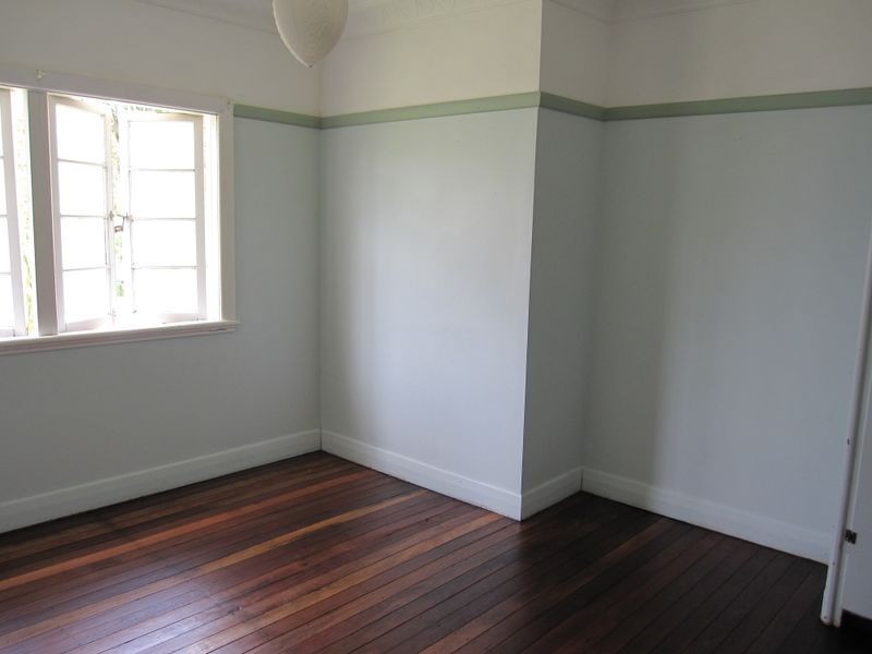 52 Barter Avenue, Holland Park QLD 4121