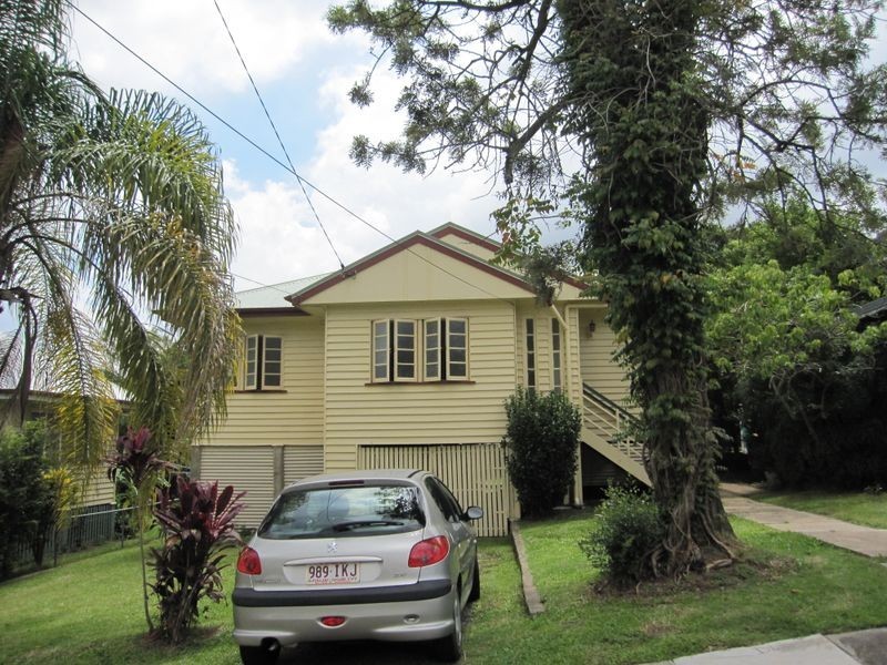 52 Barter Avenue, Holland Park QLD 4121