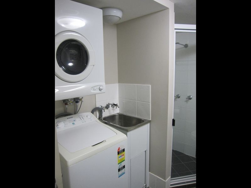 27/4 Omeo Street, Macgregor QLD 4109