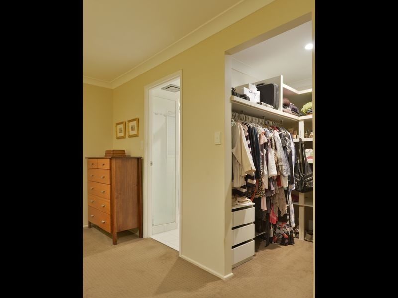 22 Barcelona Street, Wishart QLD 4122