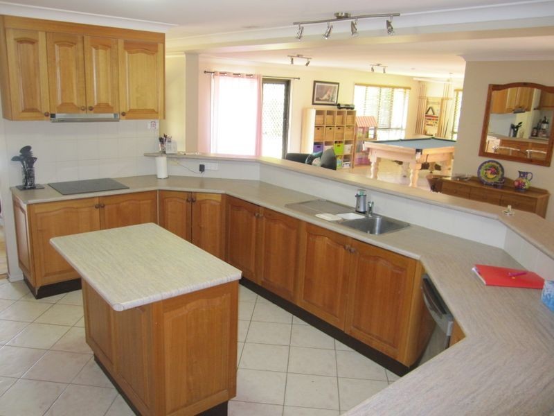 4 Kensington Place, Wishart QLD 4122