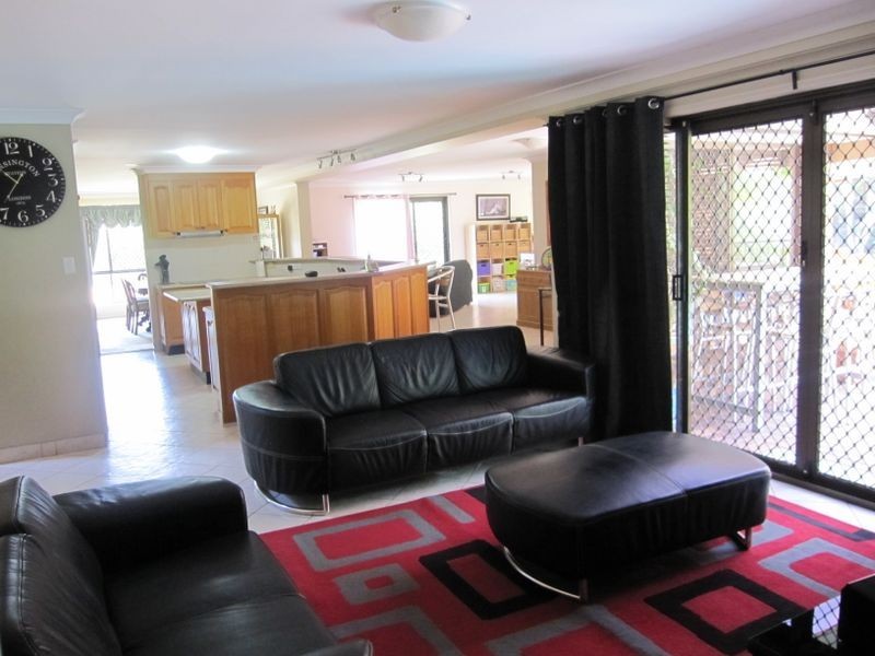 4 Kensington Place, Wishart QLD 4122