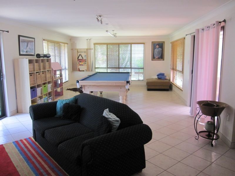 4 Kensington Place, Wishart QLD 4122