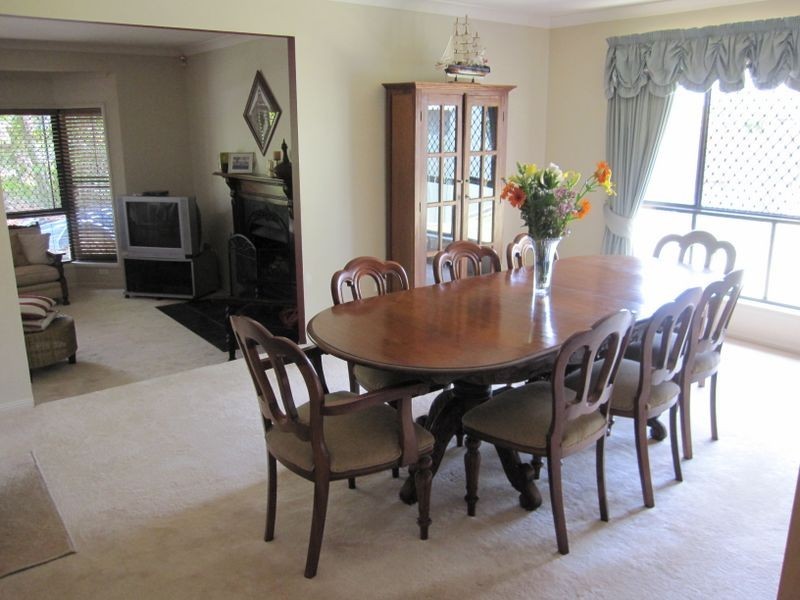 4 Kensington Place, Wishart QLD 4122